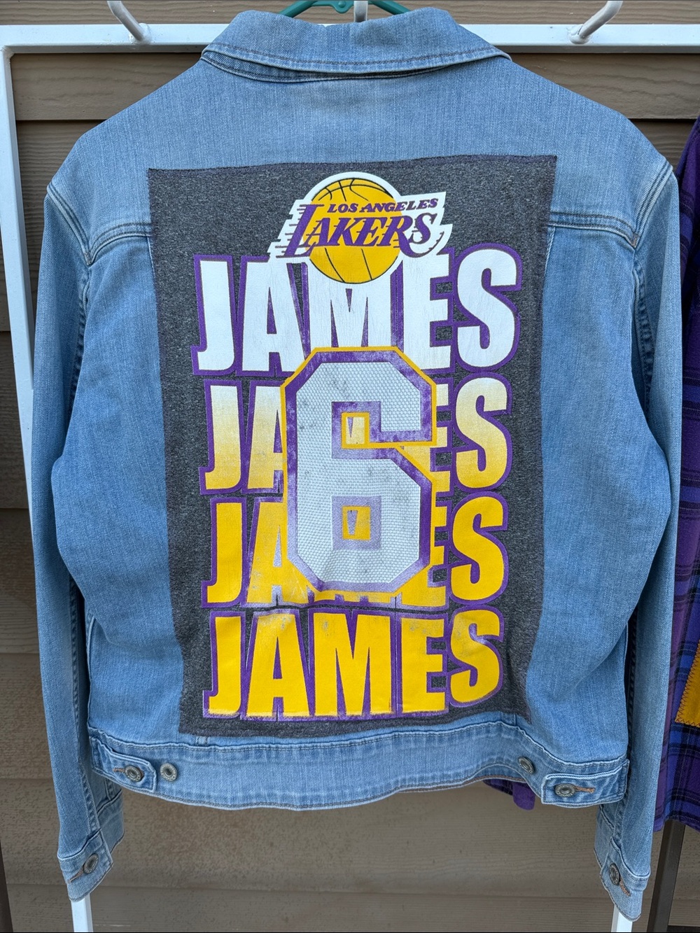 Y2K LEVI trucker NEW w Los Angeles Lakers 'James 6' vintage tee sewn custom XL